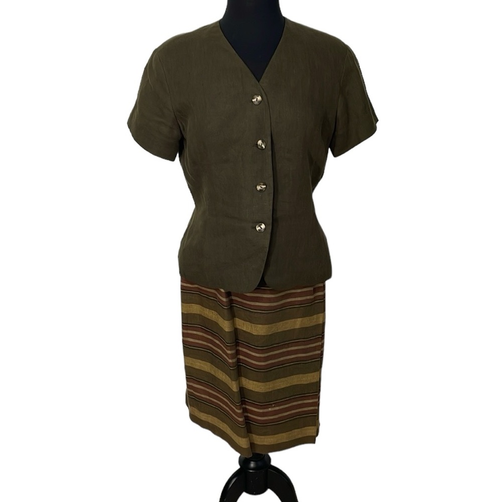 Jones New York Size 10 olive green top with striped‎ skirt. EUC
